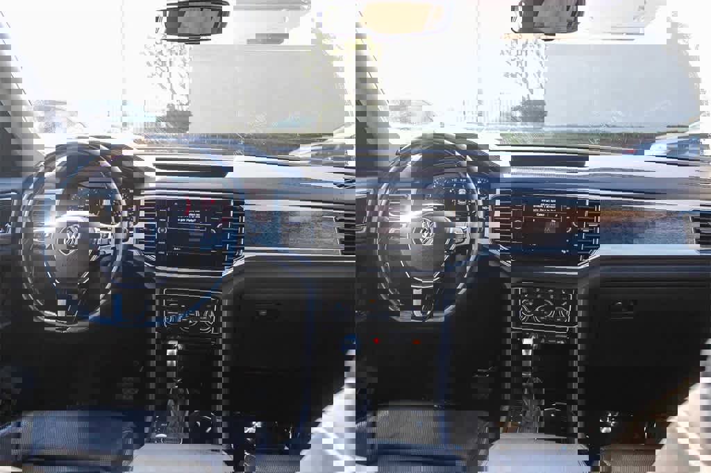 Used 2018 Volkswagen Atlas SEL Premium image 16