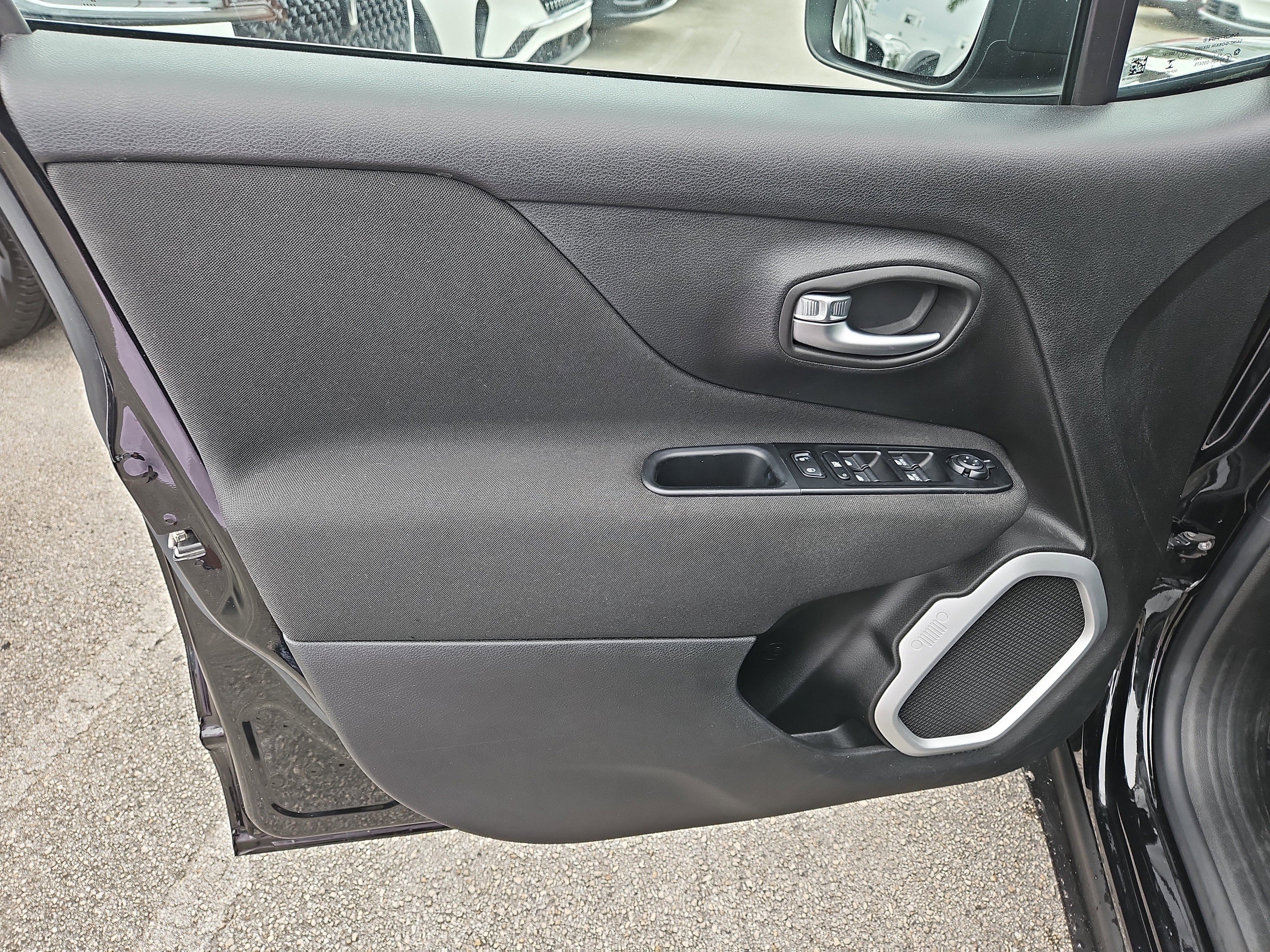 Used 2021 Jeep Renegade Sport image 13