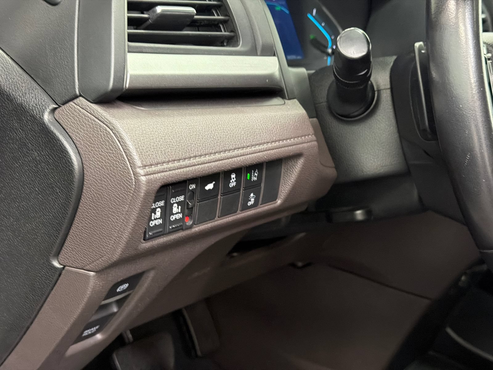 Used 2018 Honda Odyssey EX-L image 22