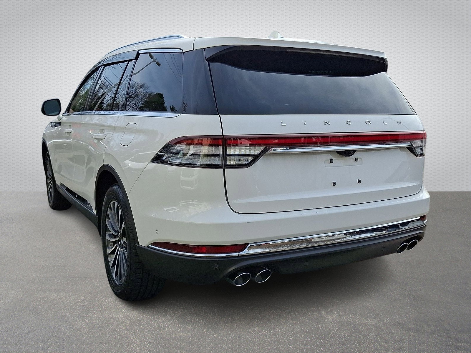 Used 2023 Lincoln Aviator Reserve w/ Equipment Group 201A image 4