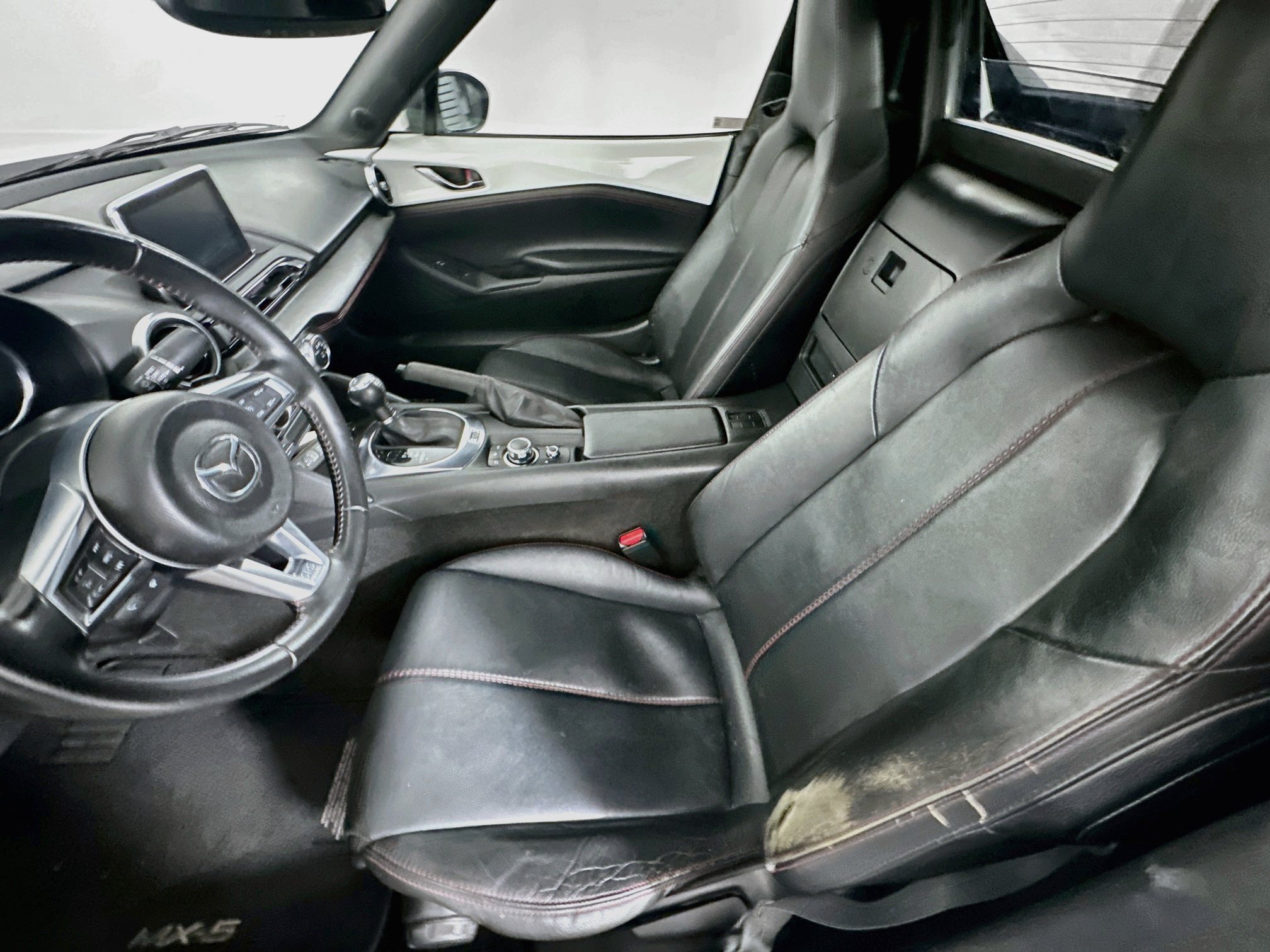 Used 2017 MAZDA MX-5 Miata RF Grand Touring RWD image 13
