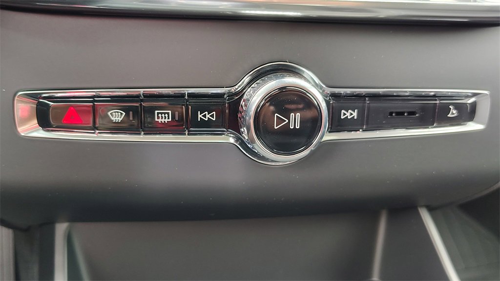 New 2026 Volvo XC90 B6 Plus w/ Protection Package image 23