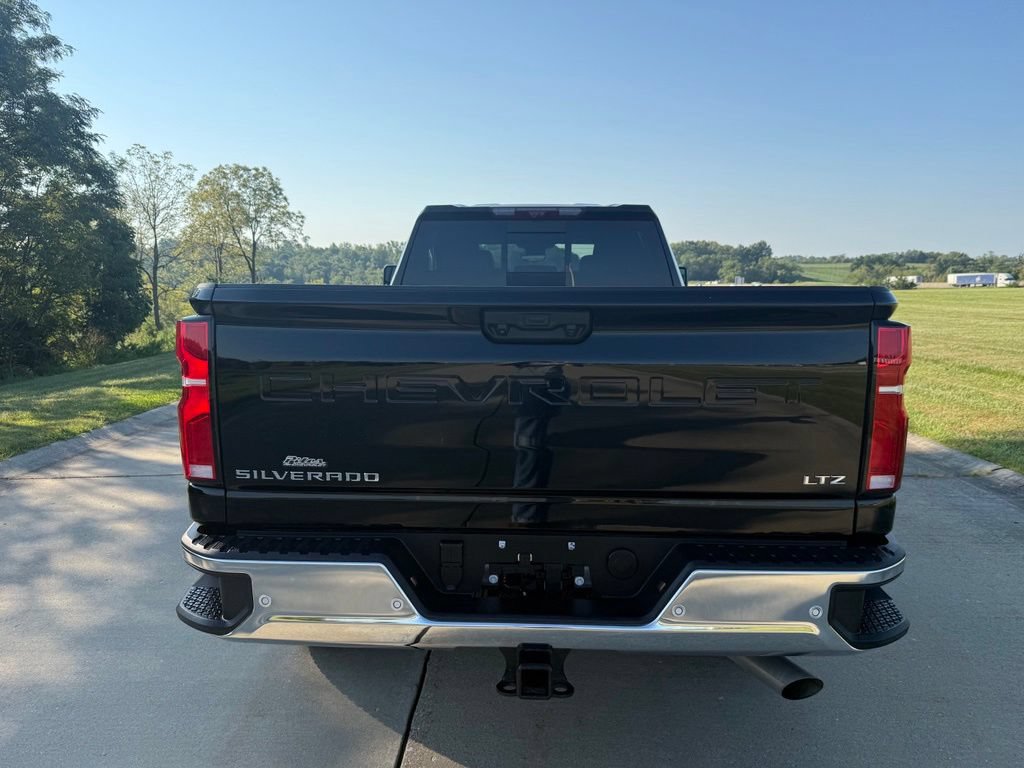 Used 2026 Chevrolet Silverado 2500 LTZ w/ LTZ Premium Package AWD/4WD image 5
