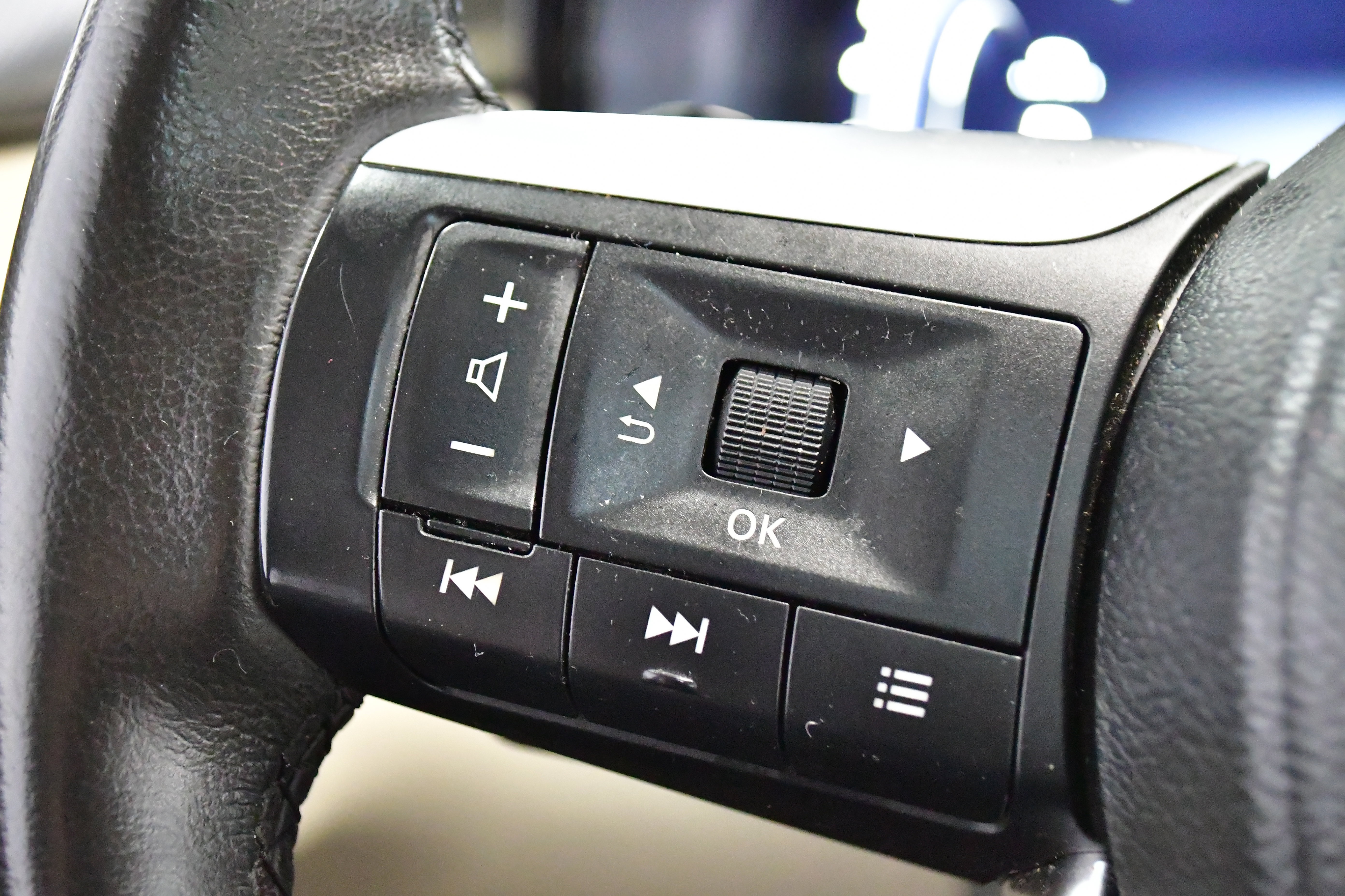 Used 2023 INFINITI QX60 Luxe w/ Cargo Package image 26