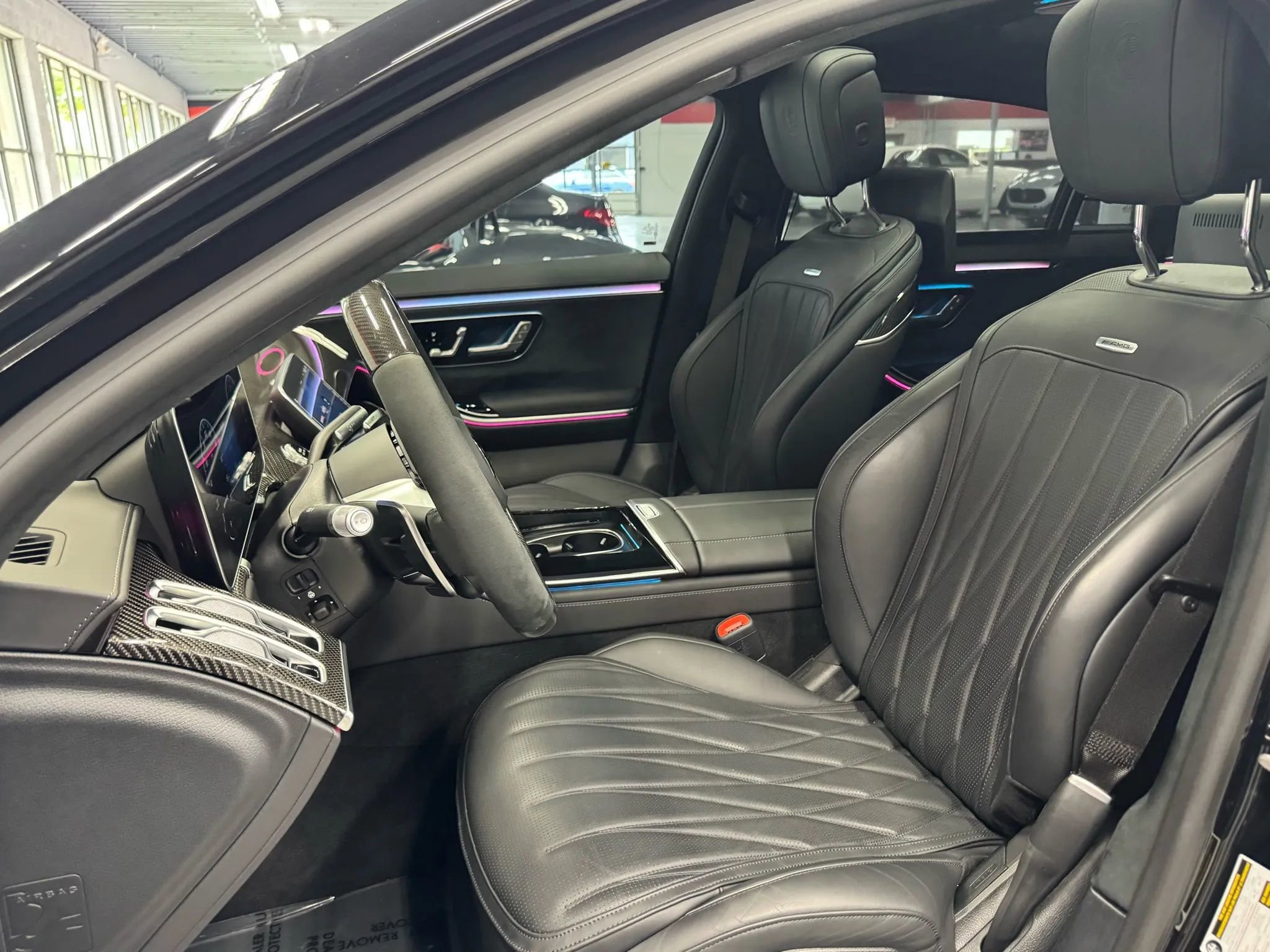 Used 2024 Mercedes-Benz S 63 AMG S w/ Carbon Fiber Exterior Package image 44