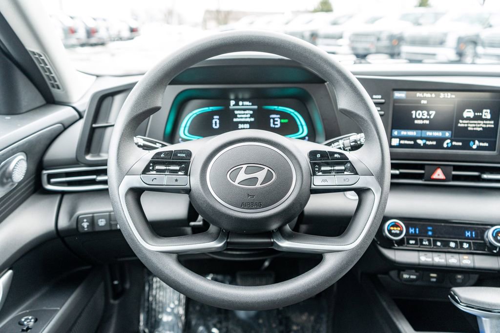 Certified 2025 Hyundai Elantra Blue image 15