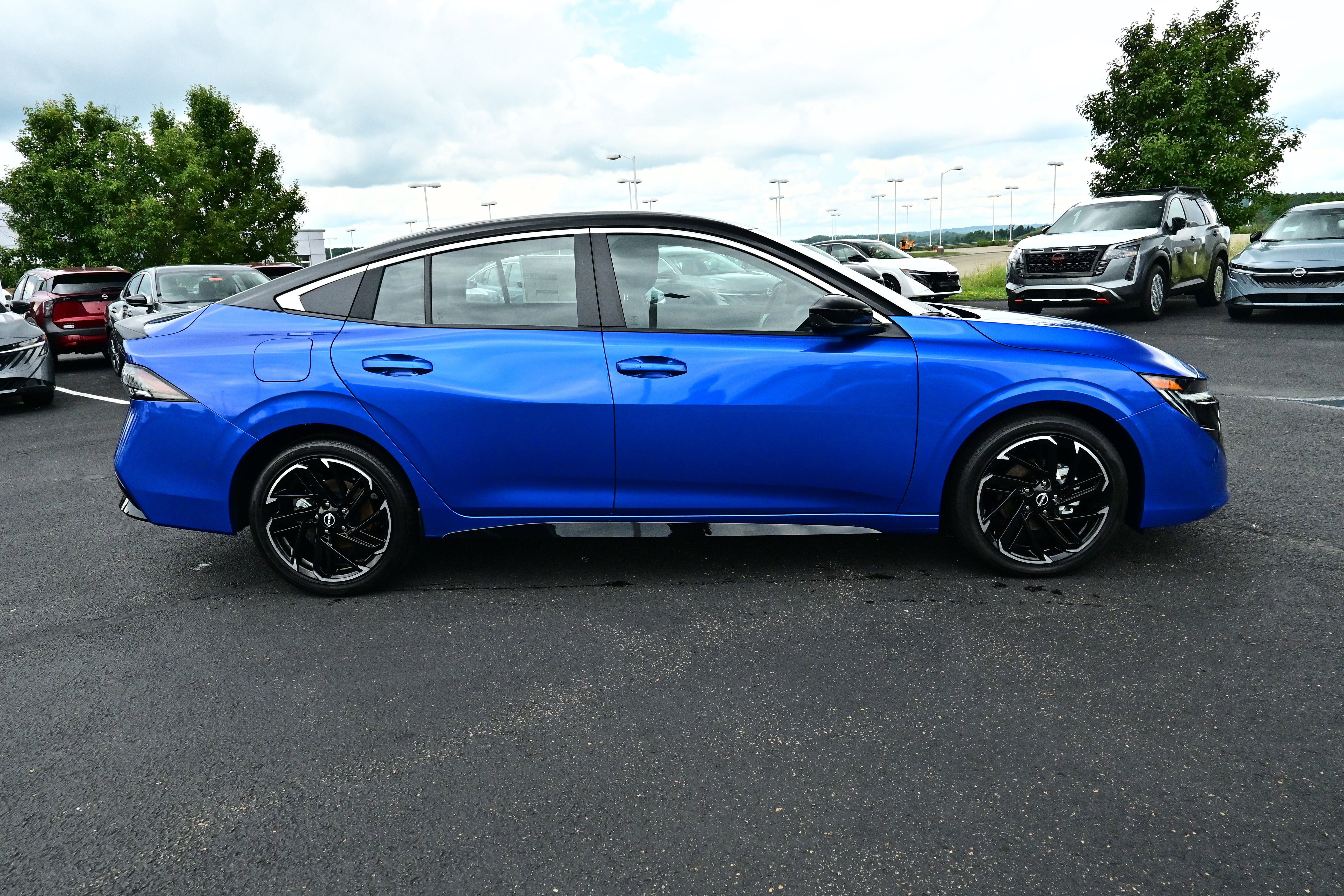New 2026 Nissan Sentra SR FWD image 5
