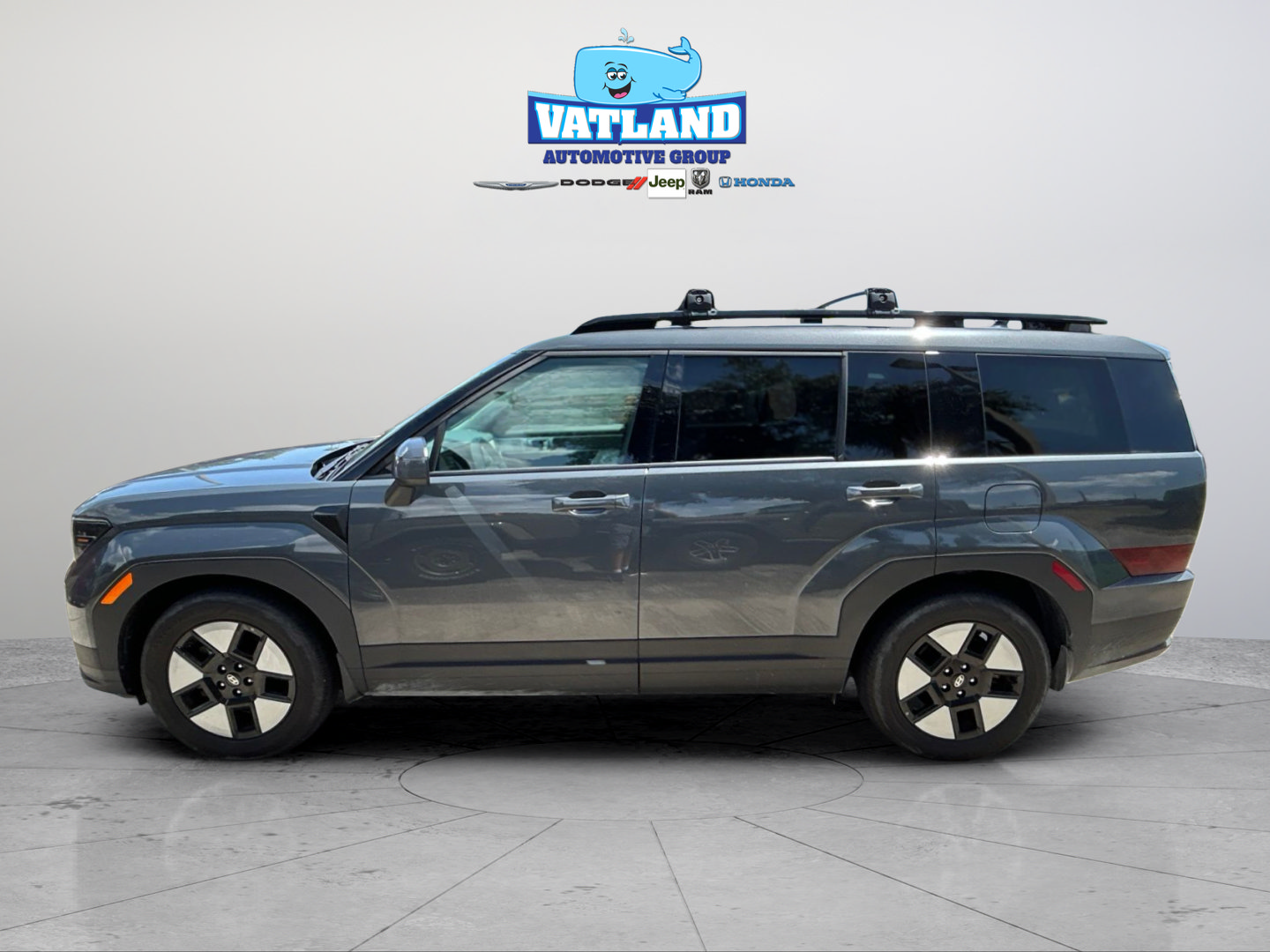 Used 2025 Hyundai Santa Fe SEL FWD image 2