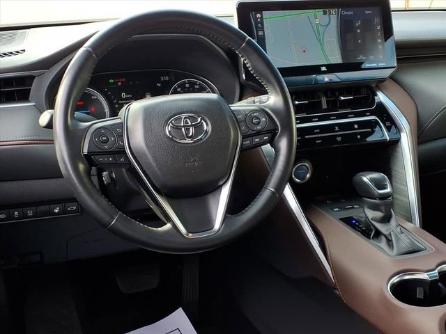 Used 2021 Toyota Venza Limited w/ Carpet Mat Package (TMS) image 17