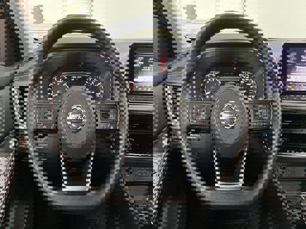 Used 2024 Nissan Rogue SV image 19