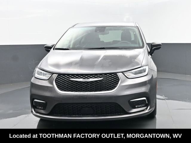 Used 2023 Chrysler Pacifica Touring-L image 25