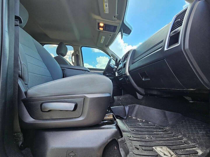 Used 2018 RAM 2500 SLT image 22
