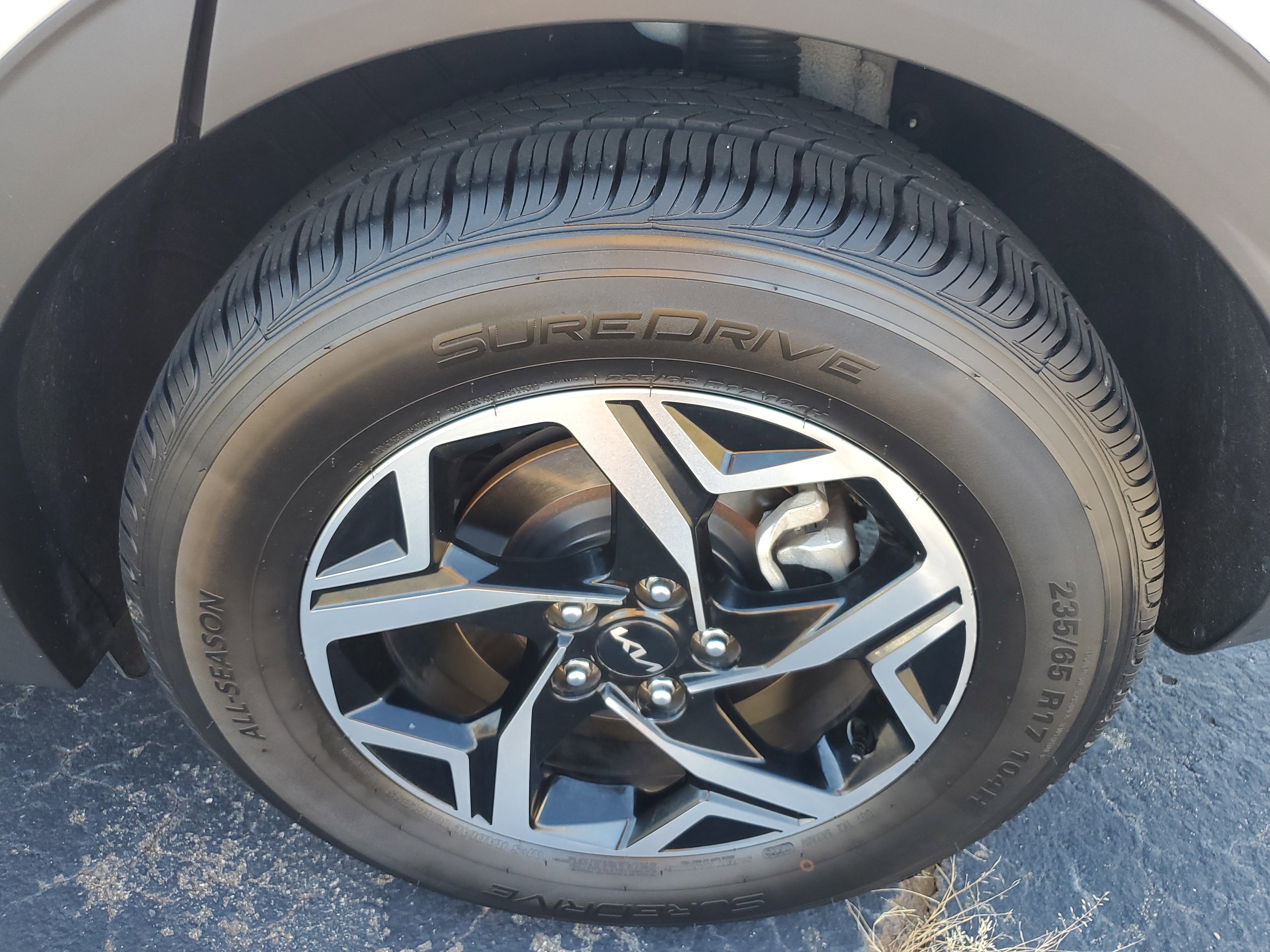 Used 2023 Kia Sportage LX image 6