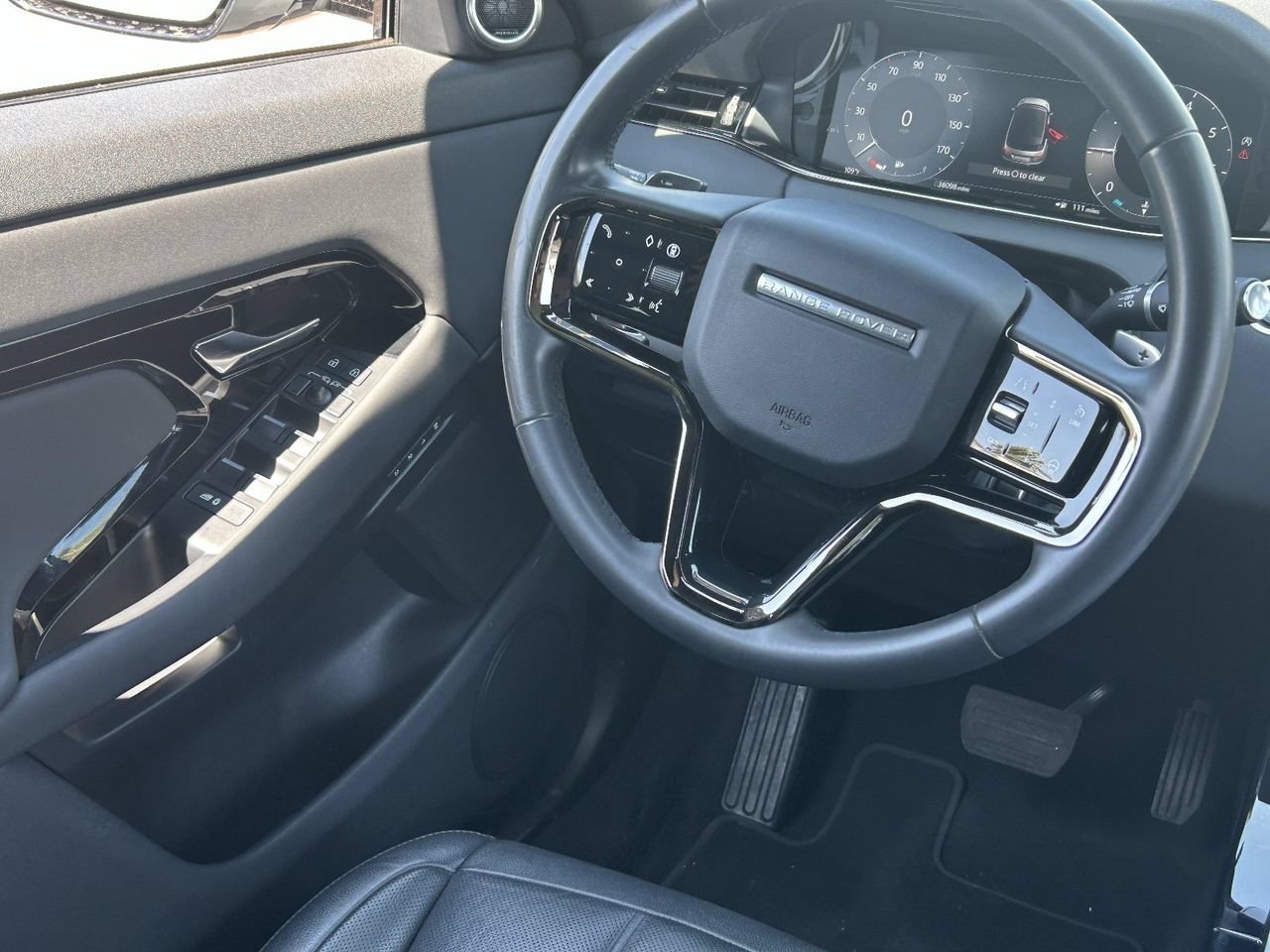 Used 2024 Land Rover Range Rover Evoque S AWD/4WD image 18