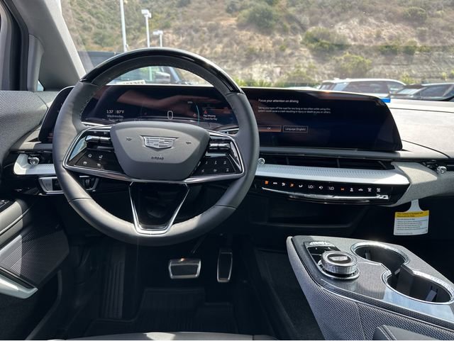 Used 2025 Cadillac Optiq Luxury 1 image 8