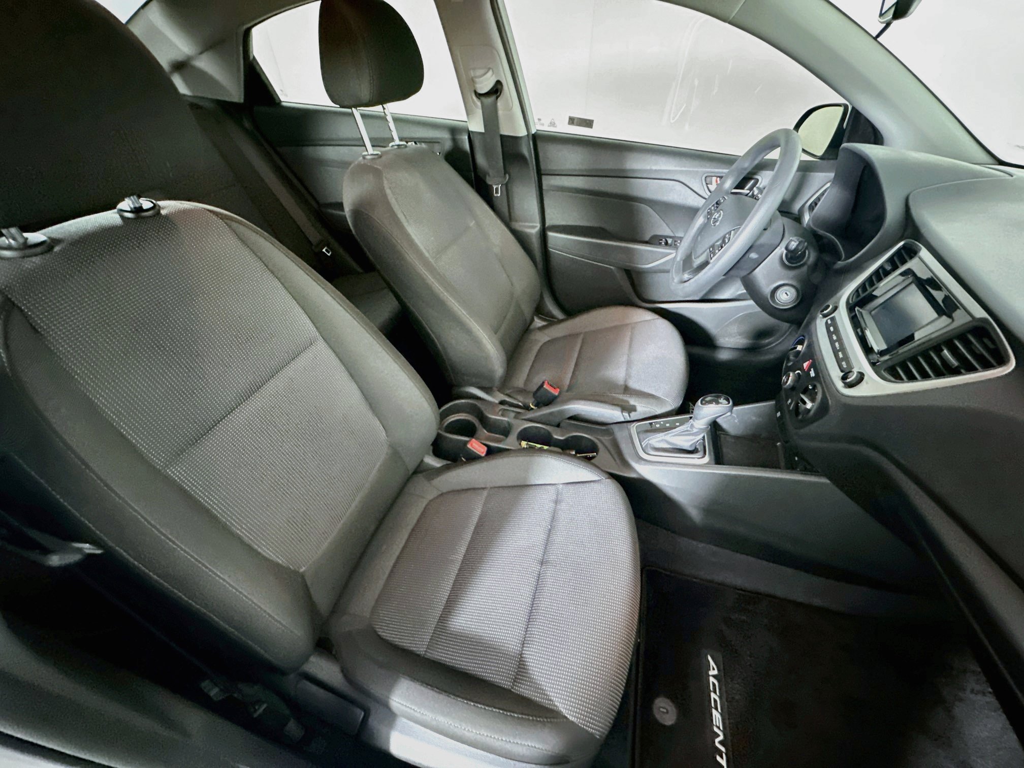 Used 2022 Hyundai Accent SE FWD image 28