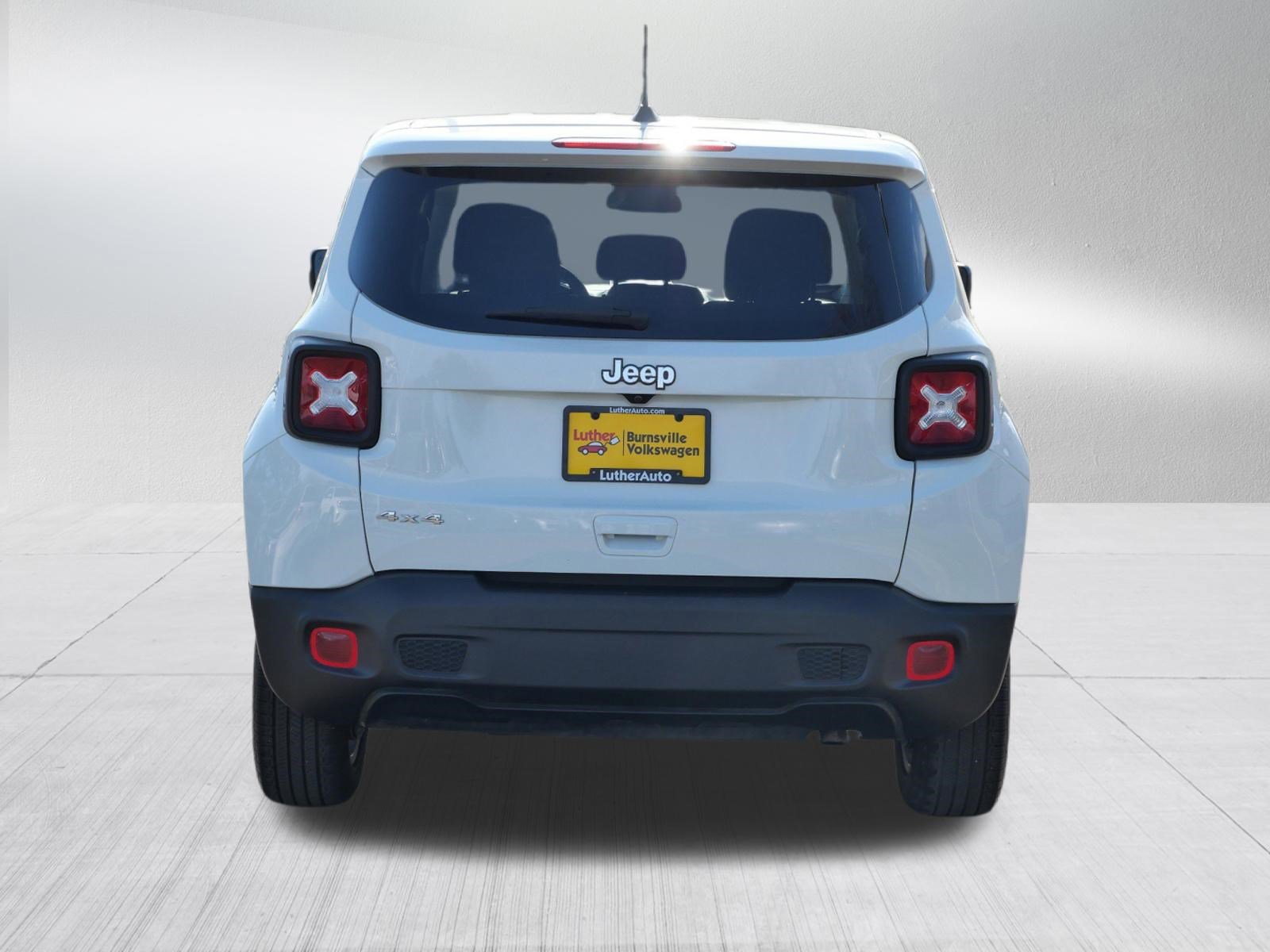 Used 2023 Jeep Renegade Latitude AWD/4WD image 6