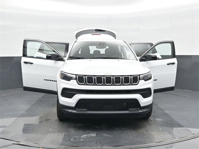 Used 2025 Jeep Compass Sport image 47