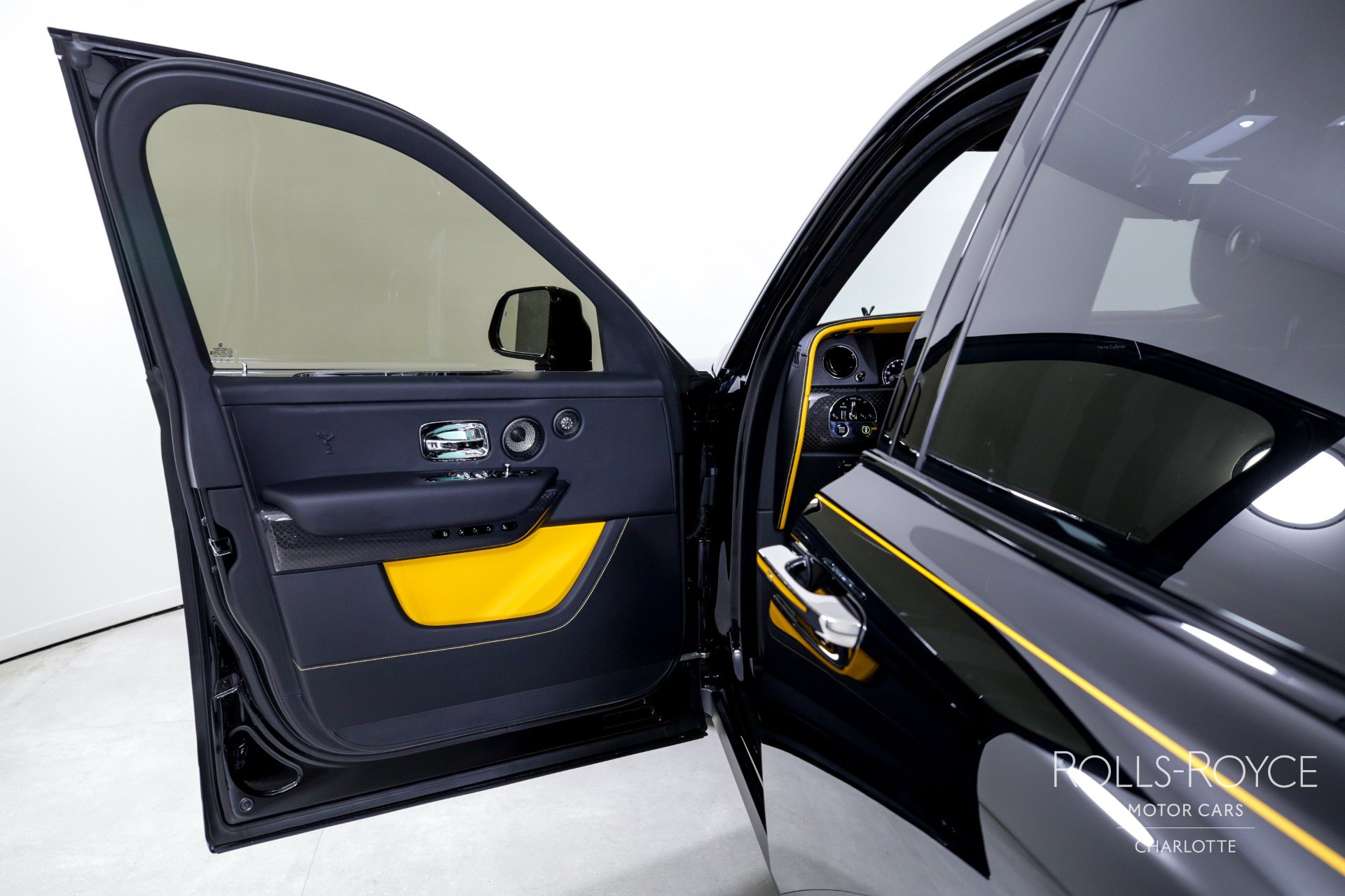 Certified 2024 Rolls-Royce Cullinan Black Badge w/ Dark Exterior Package AWD/4WD image 11