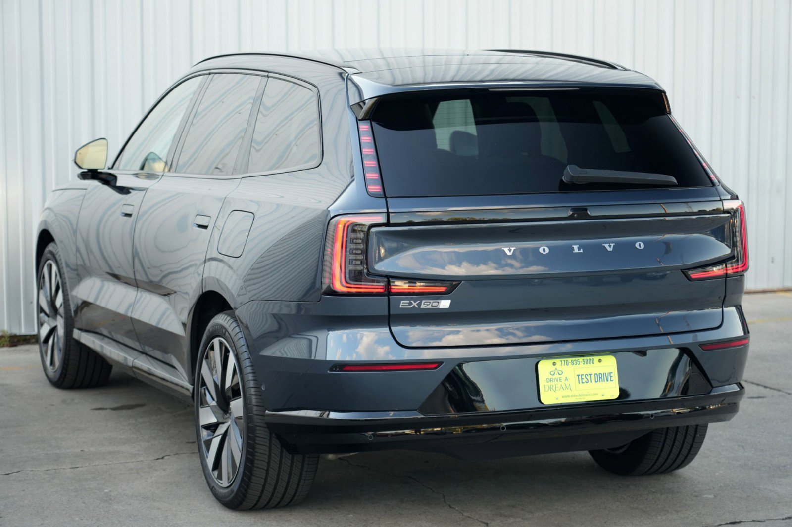 Used 2025 Volvo EX90 Ultra image 55