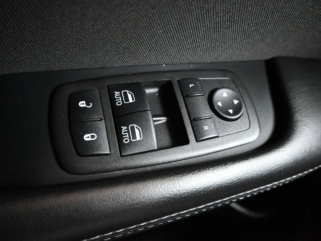 Used 2022 Dodge Challenger R/T w/ Performance Handling Group image 20