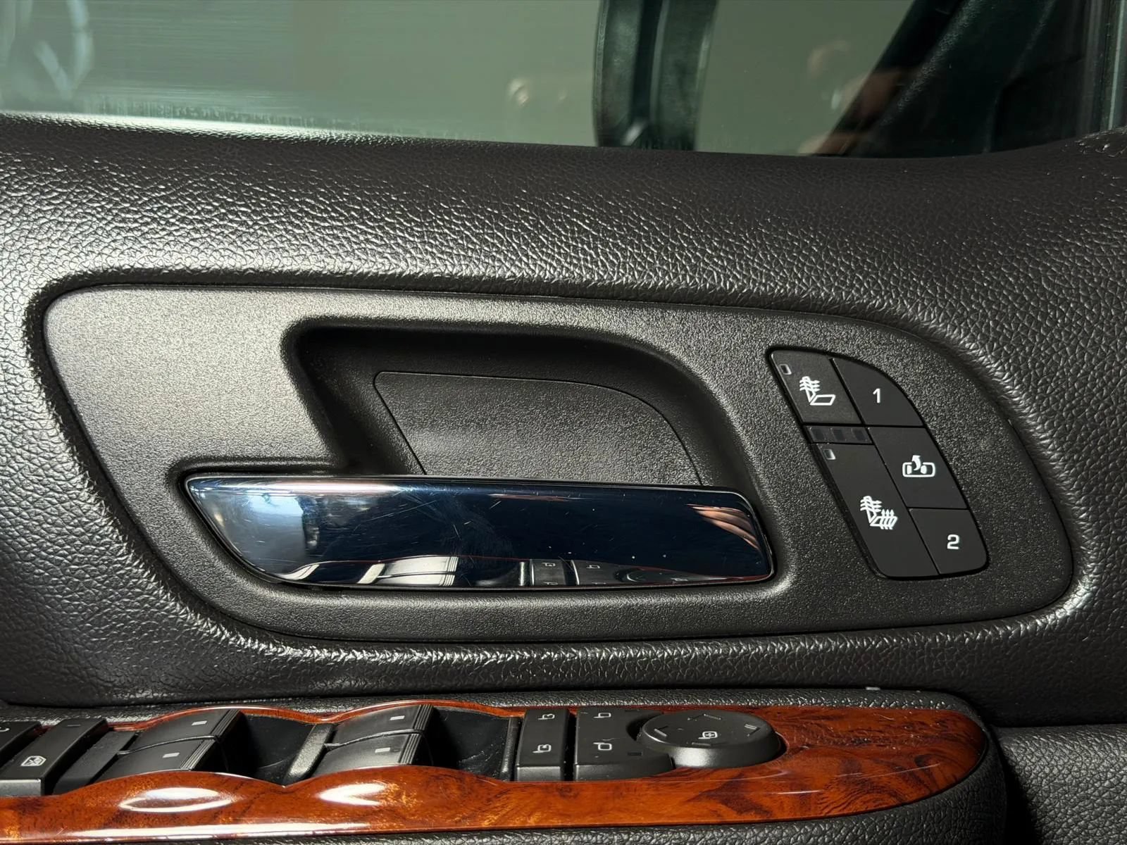 Used 2010 Chevrolet Avalanche LT w/ Luxury Package RWD image 26