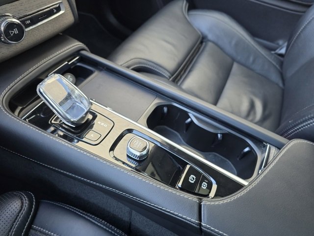 Used 2022 Volvo XC90 T8 Inscription image 46