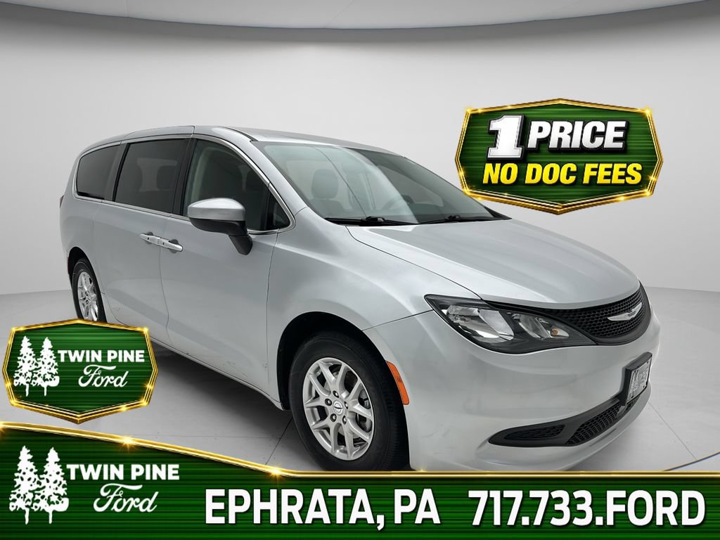 Used 2022 Chrysler Voyager LX FWD image 1