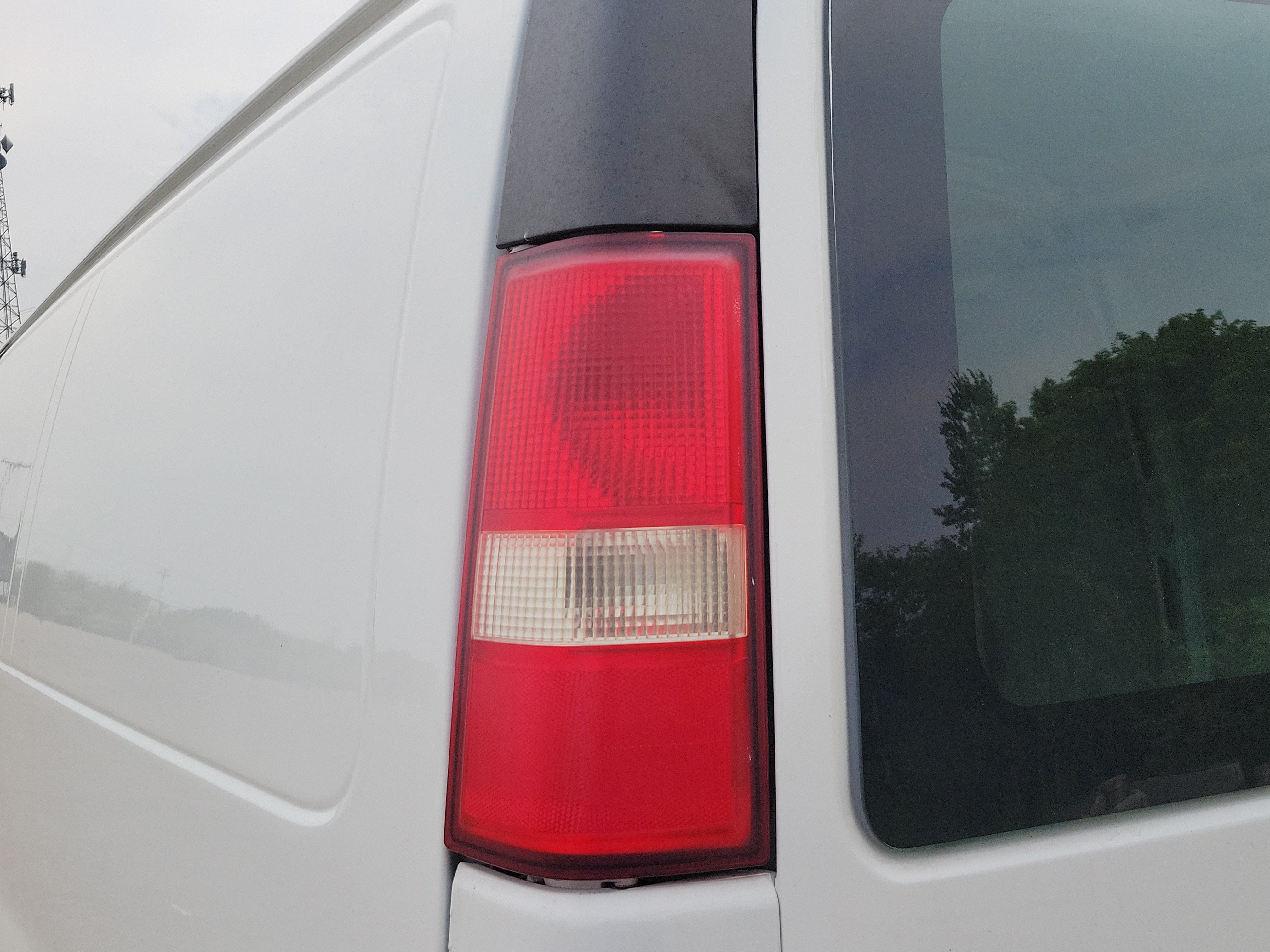 Used 2013 Chevrolet Express 1500 RWD image 11