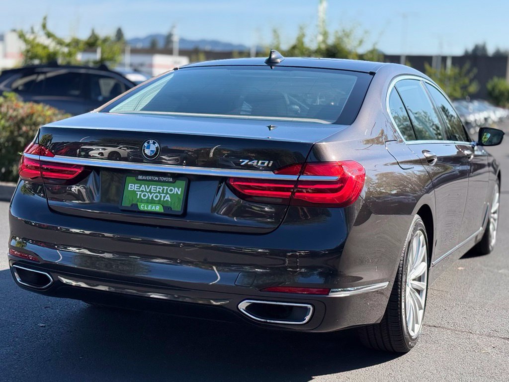Used 2016 BMW 740i RWD image 5