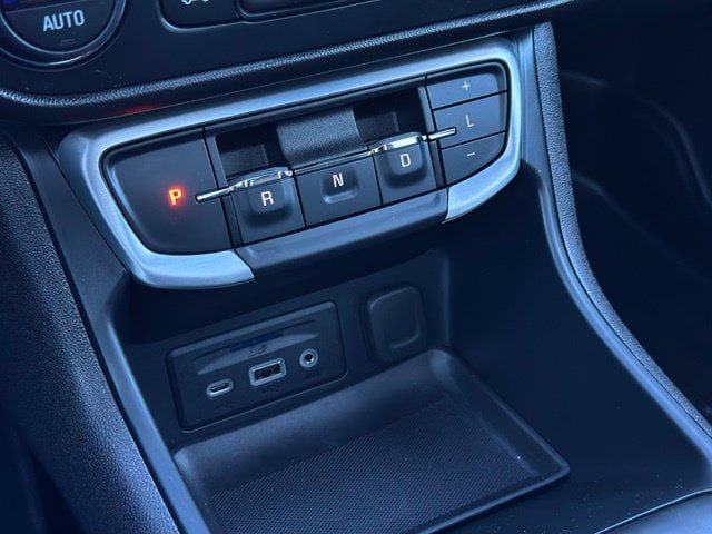 Used 2022 GMC Terrain SLT w/ Tech Package AWD/4WD image 15