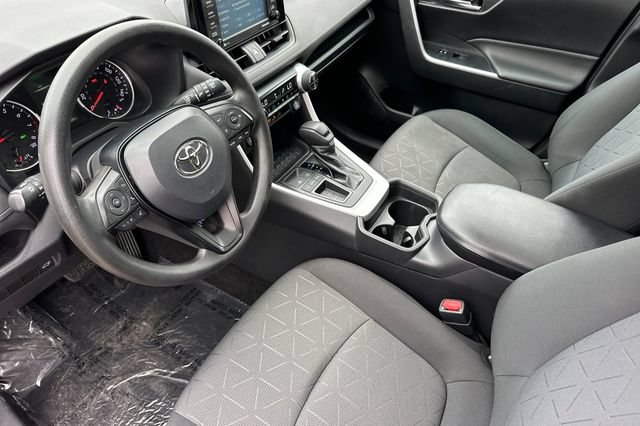 Used 2021 Toyota RAV4 XLE w/ Convenience Package FWD image 10