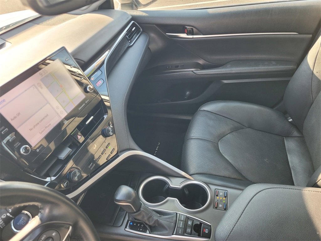 Used 2021 Toyota Camry XLE image 12