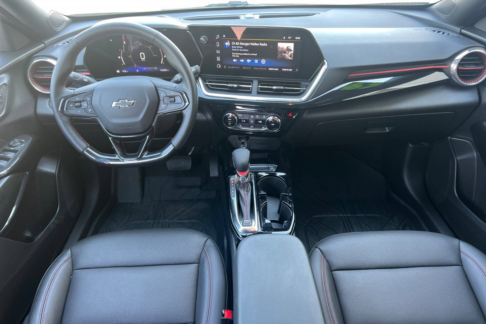 Used 2024 Chevrolet Trax RS w/ Sunroof Package FWD image 17