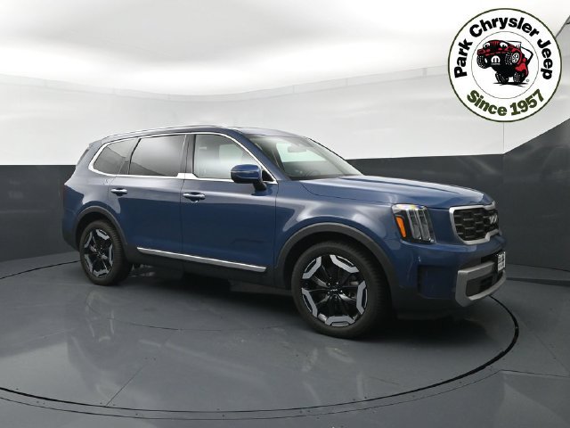 Used 2023 Kia Telluride S w/ S Sunroof Package AWD/4WD image 1