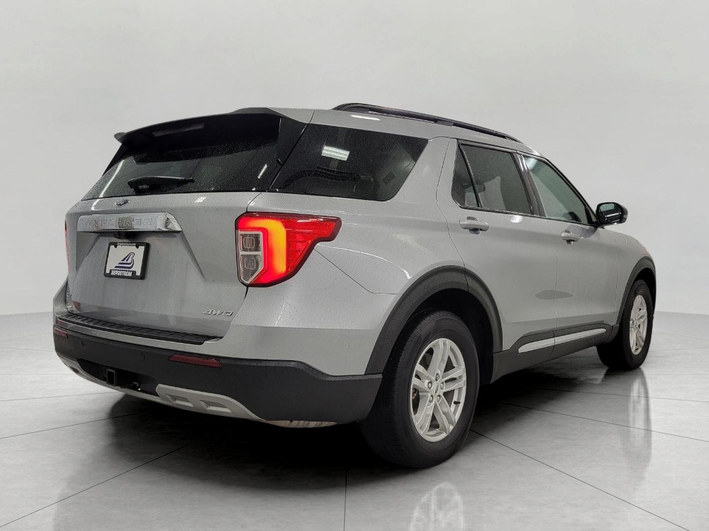 Used 2023 Ford Explorer XLT w/ Equipment Group 202A AWD/4WD image 50