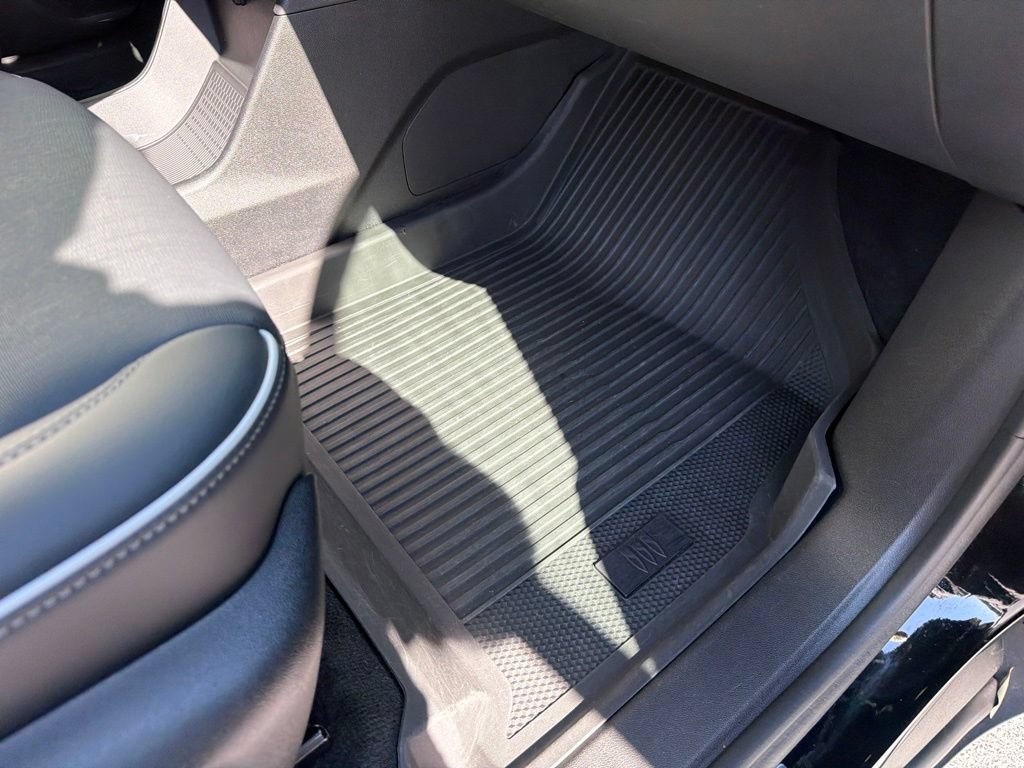 Used 2025 Buick Enclave Preferred w/ LPO, Floor Liner Package FWD image 39