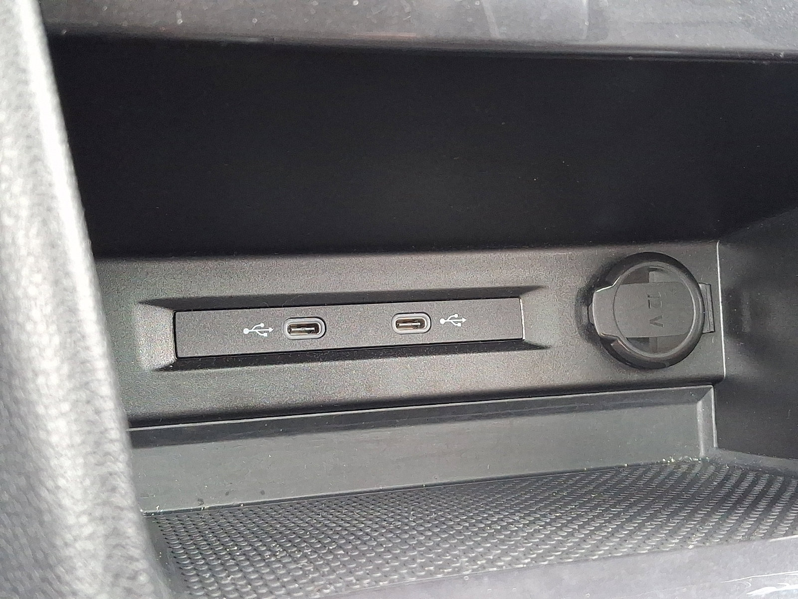 Certified 2024 Volkswagen Tiguan Wolfsburg Edition AWD/4WD image 24