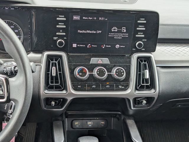 Used 2022 Kia Sorento LX FWD image 12