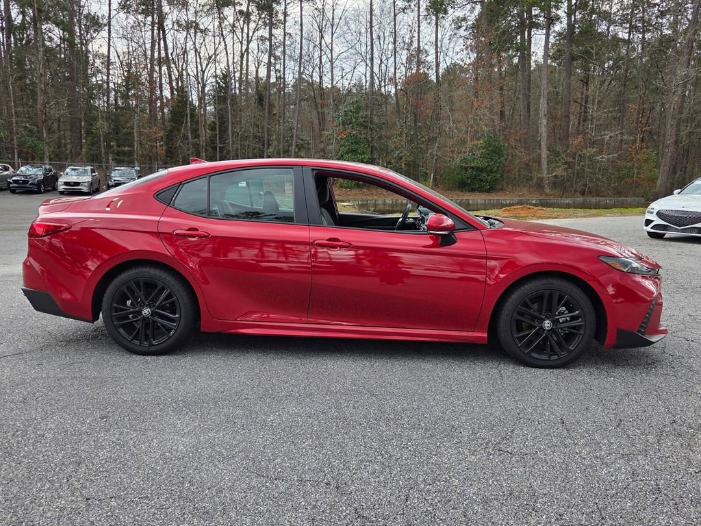 Used 2025 Toyota Camry SE image 13