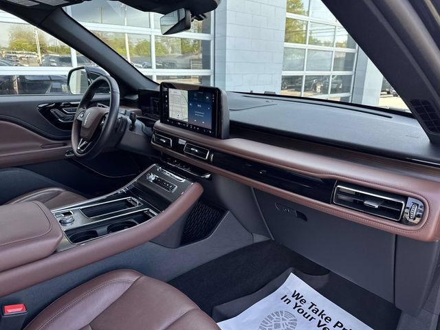 Used 2025 Lincoln Aviator Reserve w/ Illumination Package AWD/4WD image 21