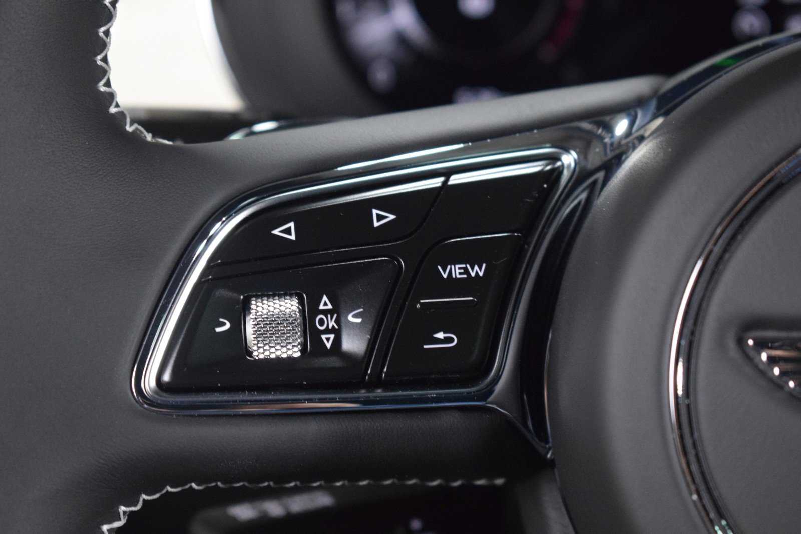 New 2024 Bentley Bentayga Extended Wheelbase image 32