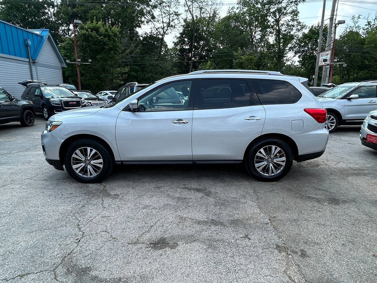 Used 2019 Nissan Pathfinder SL AWD/4WD image 5