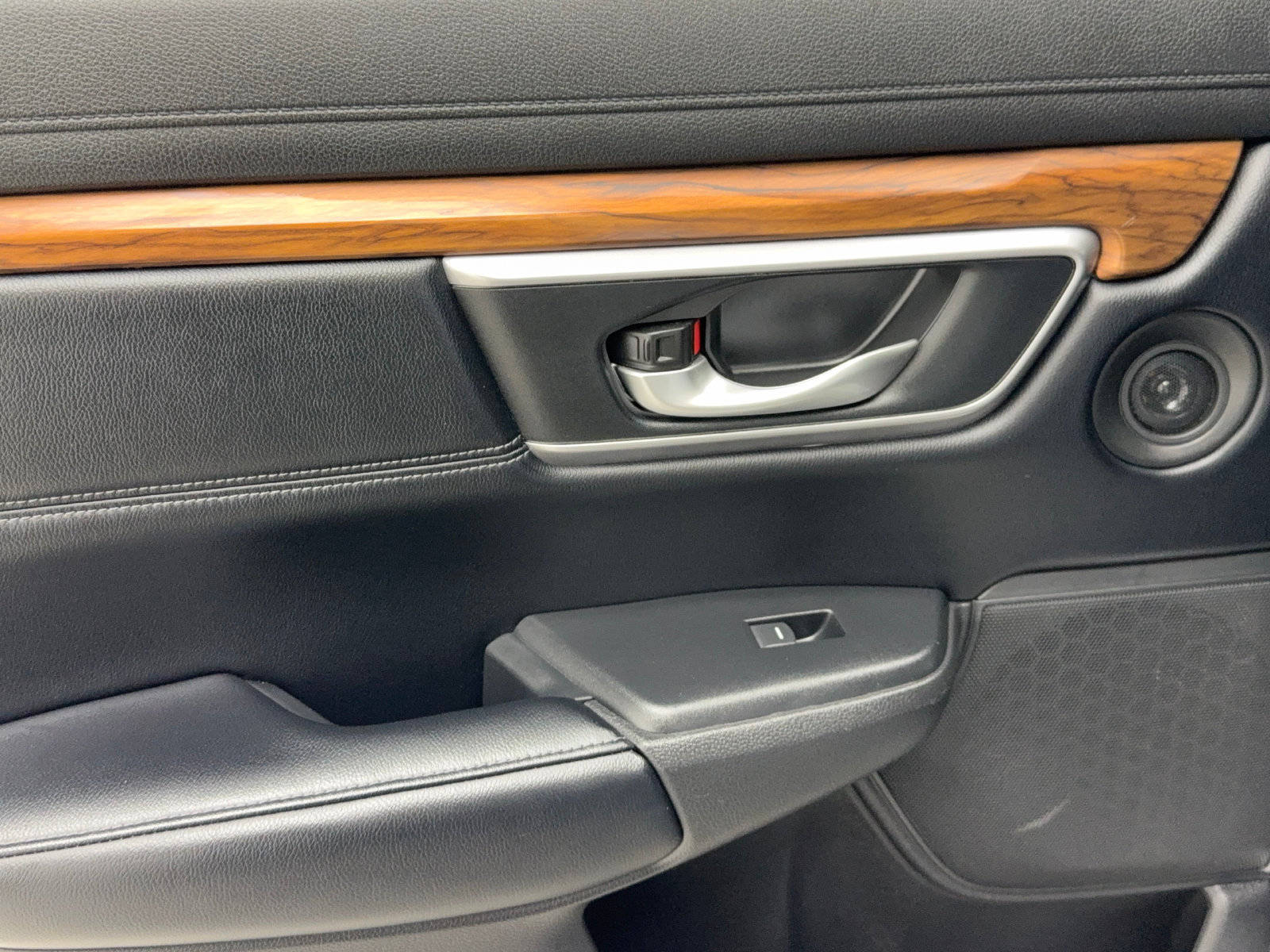 Used 2018 Honda CR-V Touring image 40