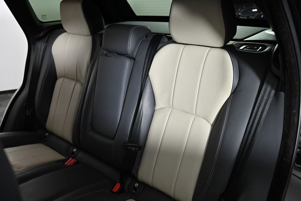 Used 2016 Land Rover Range Rover Evoque SE image 24