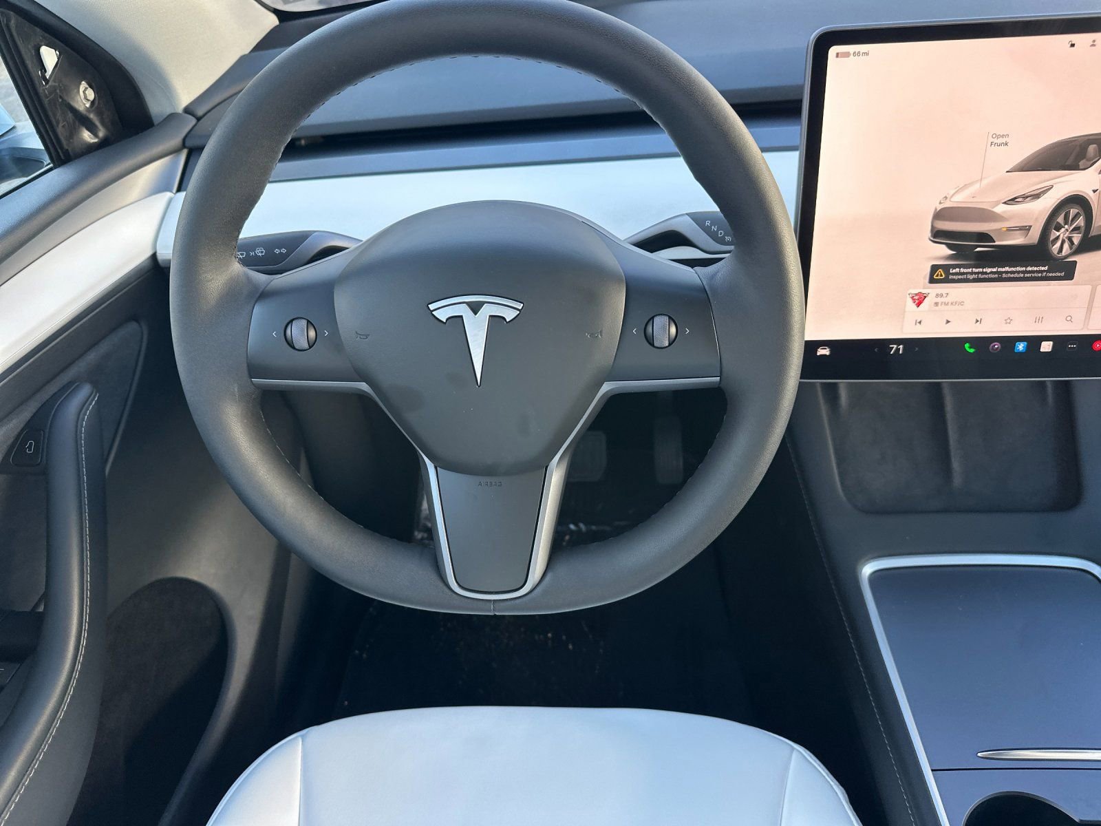 Used 2023 Tesla Model Y Long Range image 14