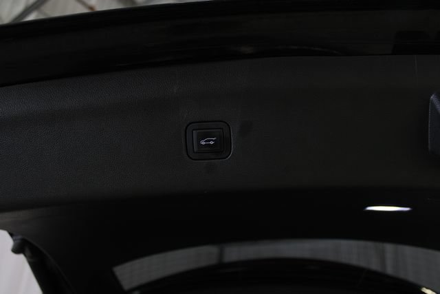 Used 2019 Buick Enclave Avenir w/ Avenir Technology Package AWD/4WD image 36