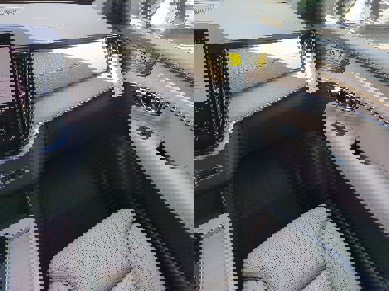 New 2026 Volvo XC90 B6 Ultra w/ Lounge Package image 15