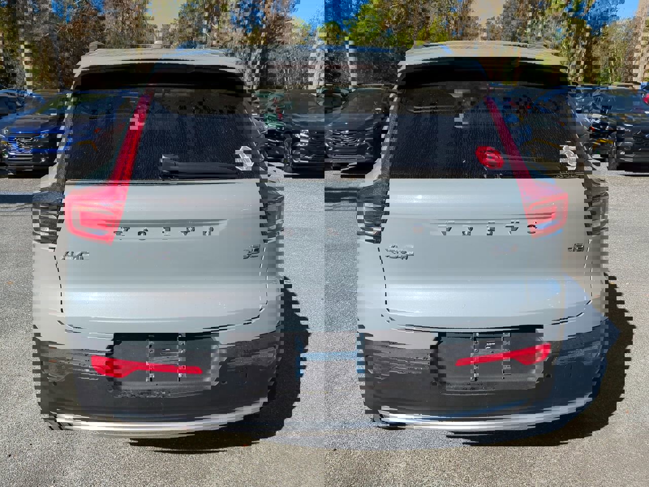 New 2025 Volvo XC40 B5 Core w/ Protection Package Premier image 5