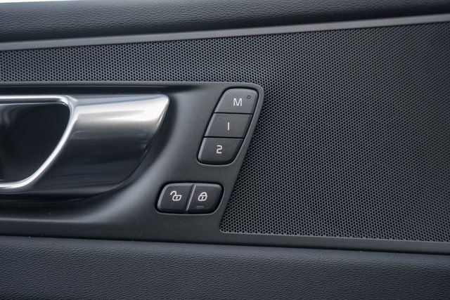 New 2026 Volvo XC60 B5 Plus w/ Protection Package Premier image 39